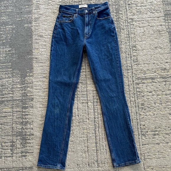 Abercrombie Curve Love Ultra High Rise 90s Slim Straight Jean - Picture 6 of 9